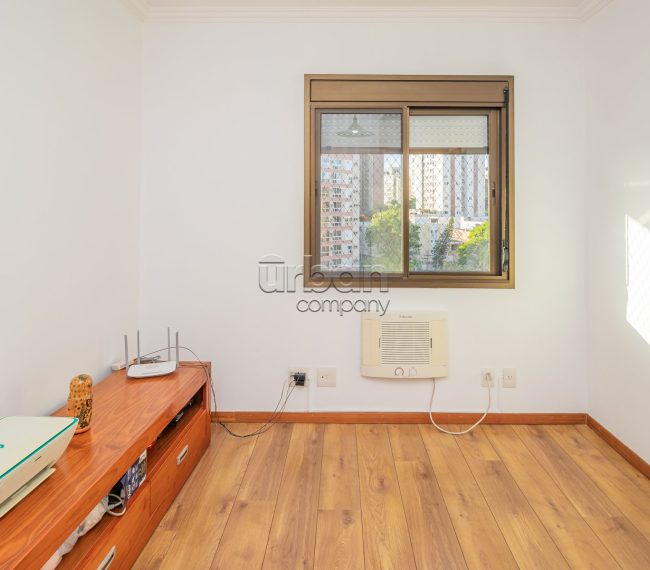 Apartamento com 95m², 3 quartos, 1 suíte, 2 vagas, no bairro Jardim Botânico em Porto Alegre