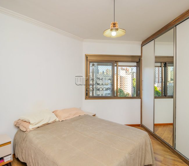 Apartamento com 95m², 3 quartos, 1 suíte, 2 vagas, no bairro Jardim Botânico em Porto Alegre