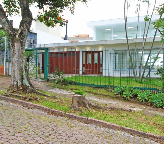 Casa com 178m², 3 quartos, 1 suíte, 3 vagas, no bairro Chácara da Pedras em Porto Alegre