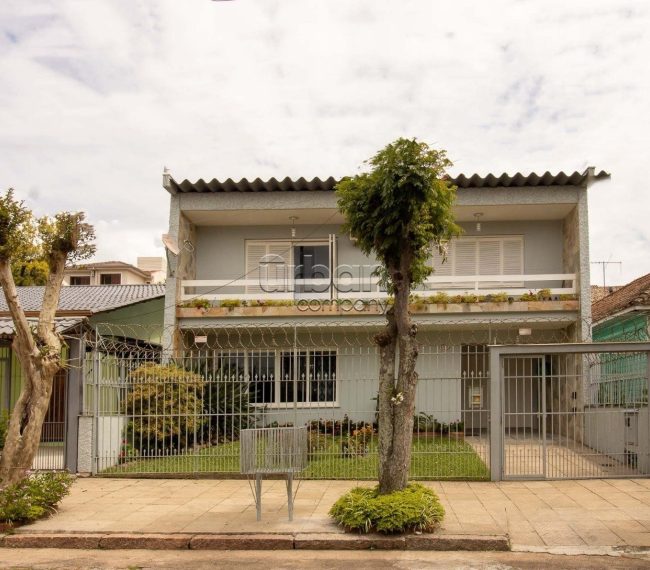 Casa com 261m², 4 quartos, 1 suíte, 5 vagas, no bairro Jardim Itu em Porto Alegre