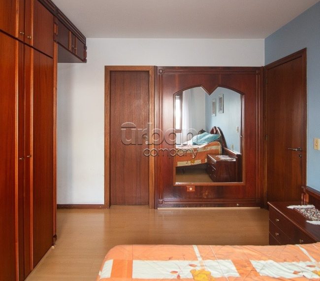 Apartamento com 174m², 3 quartos, 1 suíte, 3 vagas, no bairro Petrópolis em Porto Alegre