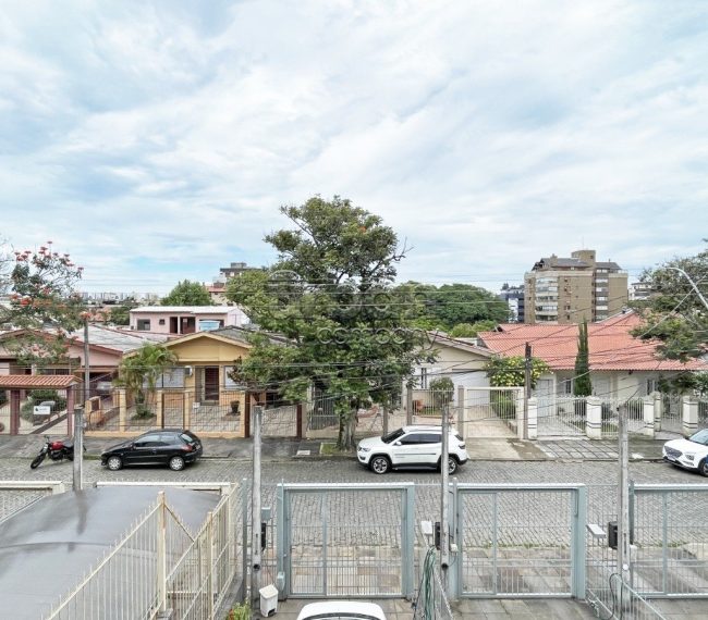 Casa com 128m², 3 quartos, 1 suíte, 1 vaga, no bairro Jardim Itu em Porto Alegre