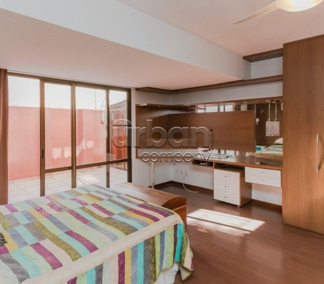 Apartamento Garden com 200m², 3 quartos, 1 suíte, 2 vagas, no bairro Petrópolis em Porto Alegre