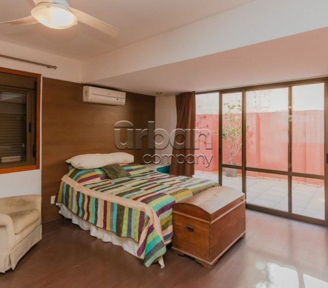 Apartamento Garden com 200m², 3 quartos, 1 suíte, 2 vagas, no bairro Petrópolis em Porto Alegre