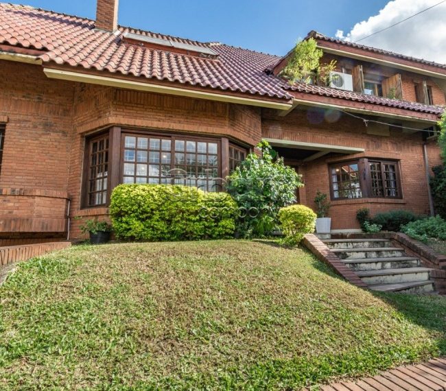 Casa com 326m², 3 quartos, 3 suítes, 4 vagas, no bairro Chácara das Pedras em Porto Alegre