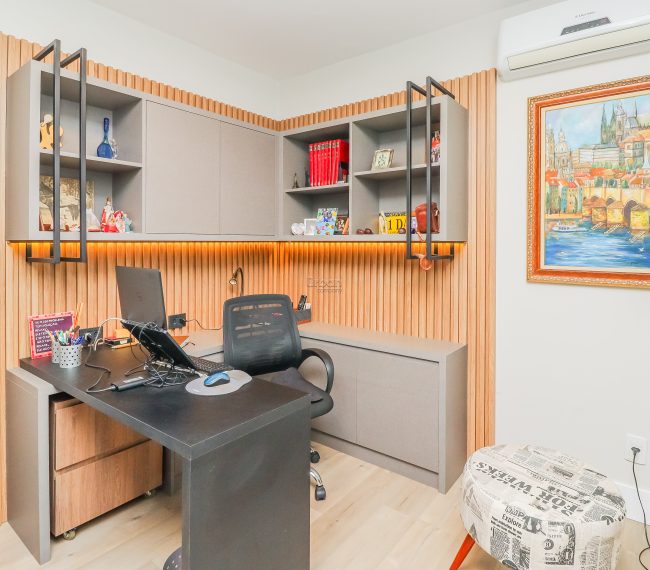 Apartamento com 122m², 3 quartos, 1 suíte, 2 vagas, no bairro Mont Serrat em Porto Alegre