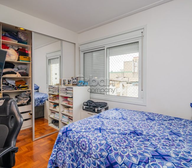 Apartamento com 92m², 4 quartos, 1 suíte, 1 vaga, no bairro Santana em Porto Alegre