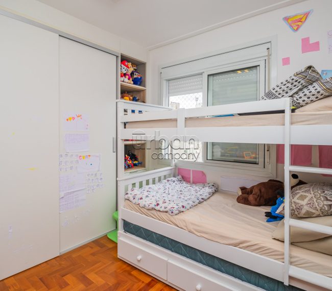 Apartamento com 92m², 4 quartos, 1 suíte, 1 vaga, no bairro Santana em Porto Alegre