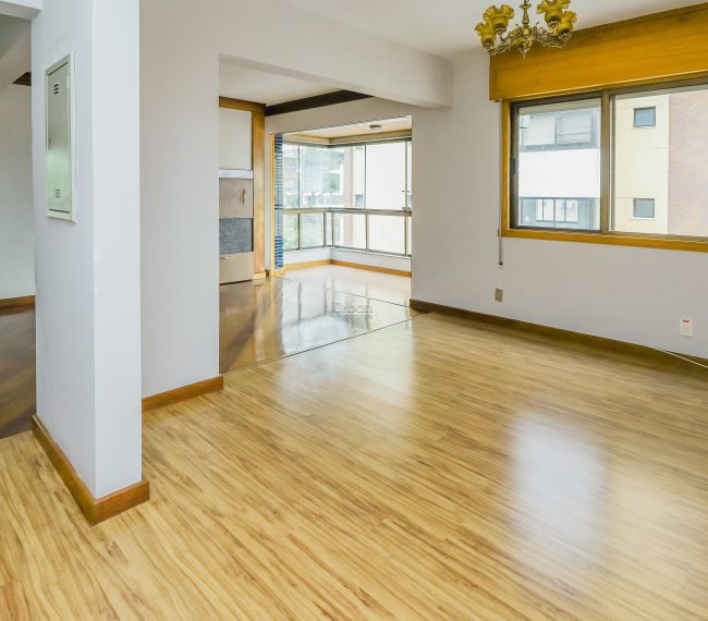 Apartamento com 288m², 3 quartos, 1 suíte, 2 vagas, no bairro Petrópolis em Porto Alegre