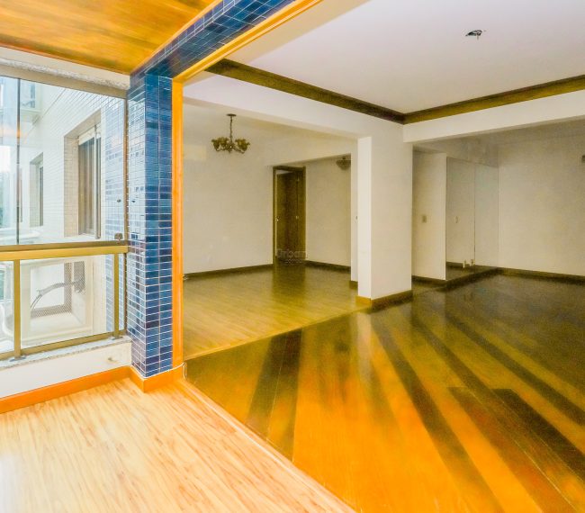 Apartamento com 288m², 3 quartos, 1 suíte, 2 vagas, no bairro Petrópolis em Porto Alegre