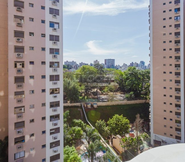 Apartamento com 120m², 3 quartos, 1 suíte, 2 vagas, no bairro Higienópolis em Porto Alegre