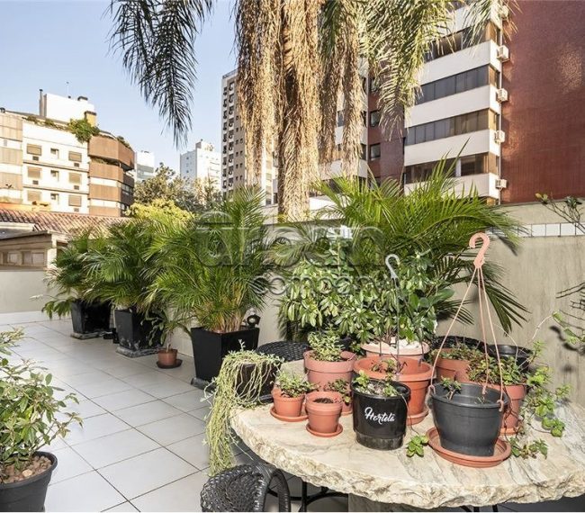 Apartamento Garden com 107m², 2 quartos, 1 suíte, 2 vagas, no bairro Petrópolis em Porto Alegre