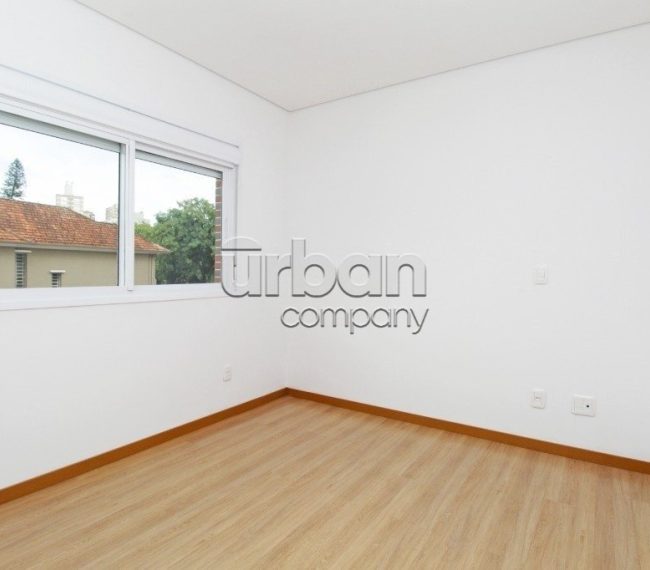 Apartamento com 104m², 3 quartos, 1 suíte, 2 vagas, no bairro Petrópolis em Porto Alegre