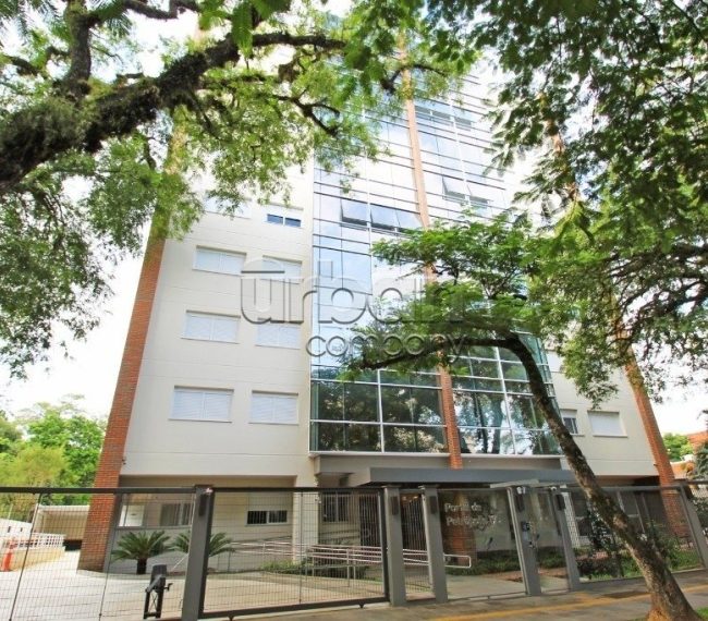 Apartamento com 104m², 3 quartos, 1 suíte, 2 vagas, no bairro Petrópolis em Porto Alegre