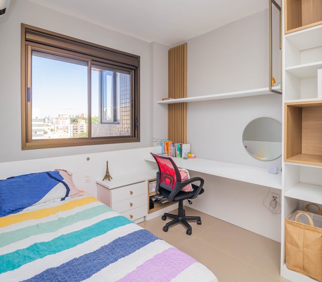 Apartamento com 109m², 3 quartos, 1 suíte, 2 vagas, no bairro Passo da Areia em Porto Alegre