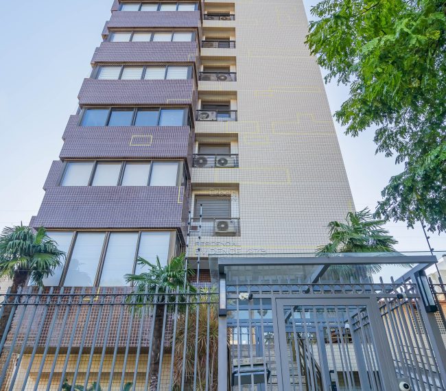 Apartamento com 109m², 3 quartos, 1 suíte, 2 vagas, no bairro Passo da Areia em Porto Alegre