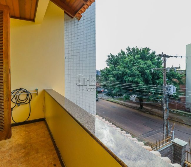 Casa com 563m², 5 quartos, 3 suítes, 4 vagas, no bairro Chácara da Pedras em Porto Alegre