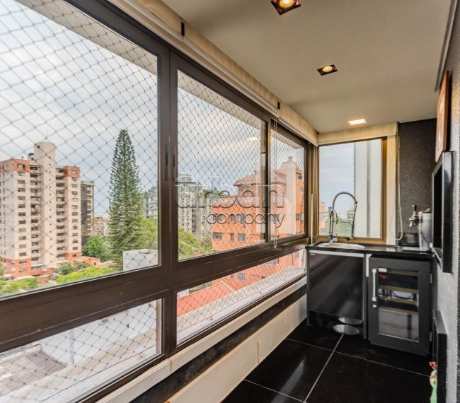 Apartamento com 263m², 3 quartos, 3 suítes, 4 vagas, no bairro Bela Vista em Porto Alegre