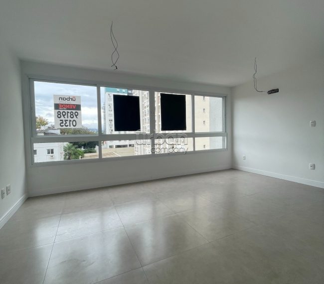 Apartamento com 5m², 1 quarto, 1 suíte, 1 vaga, no bairro Passo da Areia em Porto Alegre