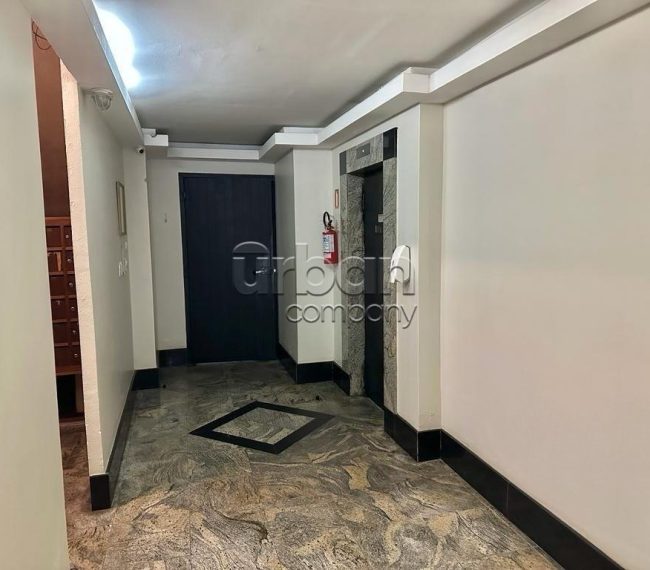 Sala com 37m², 1 vaga, no bairro Moinhos de Vento em Porto Alegre