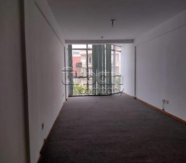 Sala com 37m², 1 vaga, no bairro Moinhos de Vento em Porto Alegre