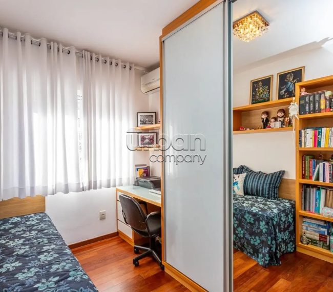 Apartamento com 66m², 2 quartos, 2 vagas, no bairro Passo da Areia em Porto Alegre