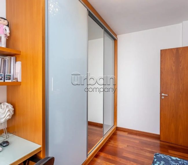 Apartamento com 66m², 2 quartos, 2 vagas, no bairro Passo da Areia em Porto Alegre