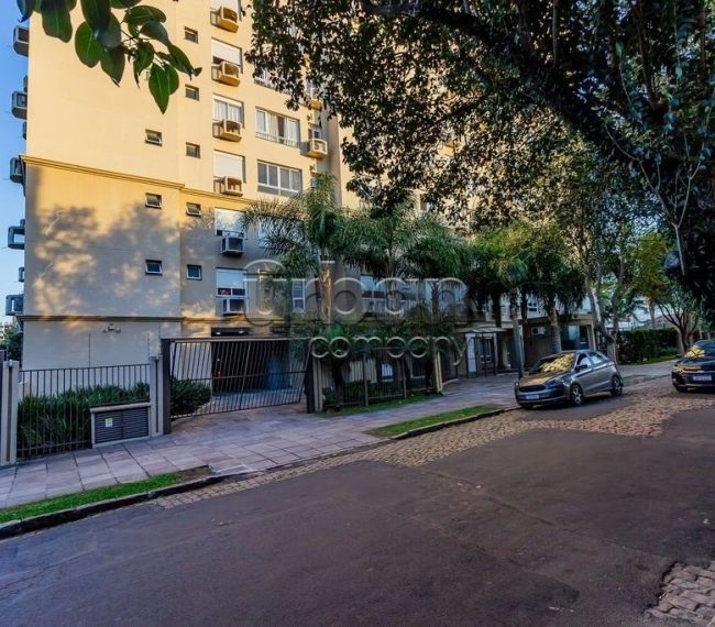 Apartamento com 71m², 3 quartos, 1 suíte, 1 vaga, no bairro Passo da Areia em Porto Alegre