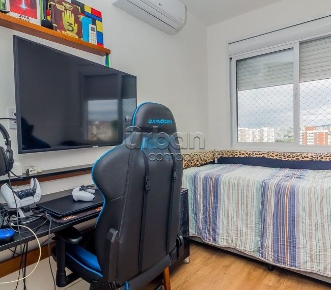 Apartamento com 71m², 3 quartos, 1 suíte, 1 vaga, no bairro Passo da Areia em Porto Alegre