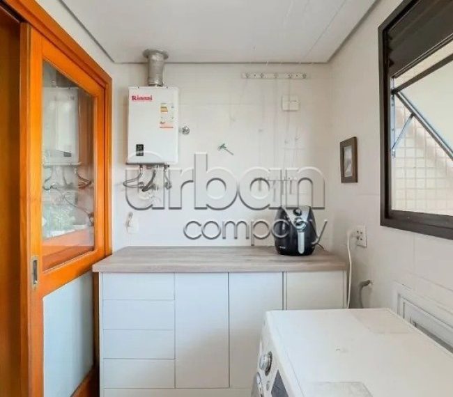 Apartamento com 107m², 3 quartos, 1 suíte, 2 vagas, no bairro Moinhos de Vento em Porto Alegre