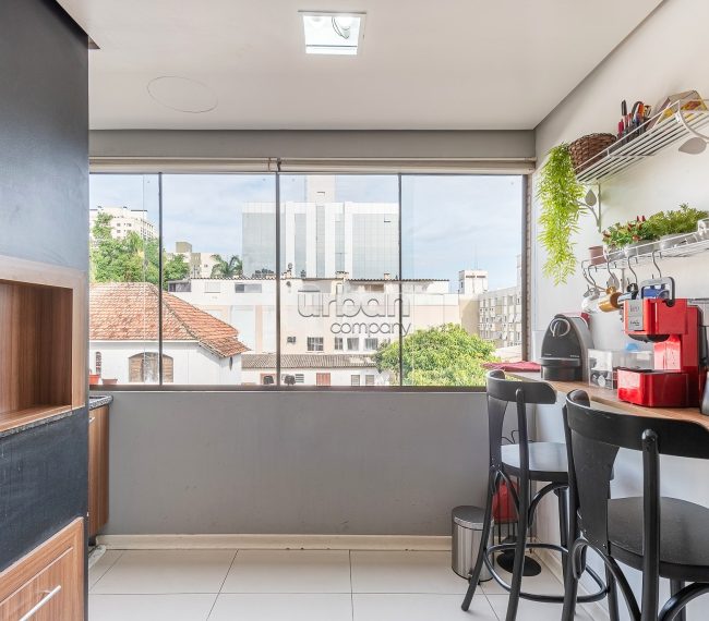 Apartamento com 77m², 2 quartos, 1 suíte, 1 vaga, no bairro Petrópolis em Porto Alegre