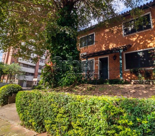 Casa com 215m², 4 quartos, 1 suíte, 2 vagas, no bairro Petrópolis em Porto Alegre