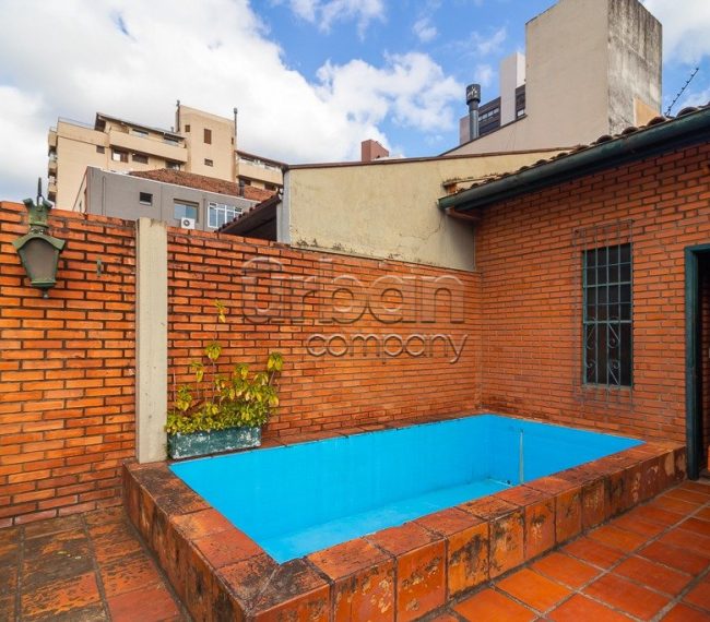 Casa com 215m², 4 quartos, 1 suíte, 2 vagas, no bairro Petrópolis em Porto Alegre