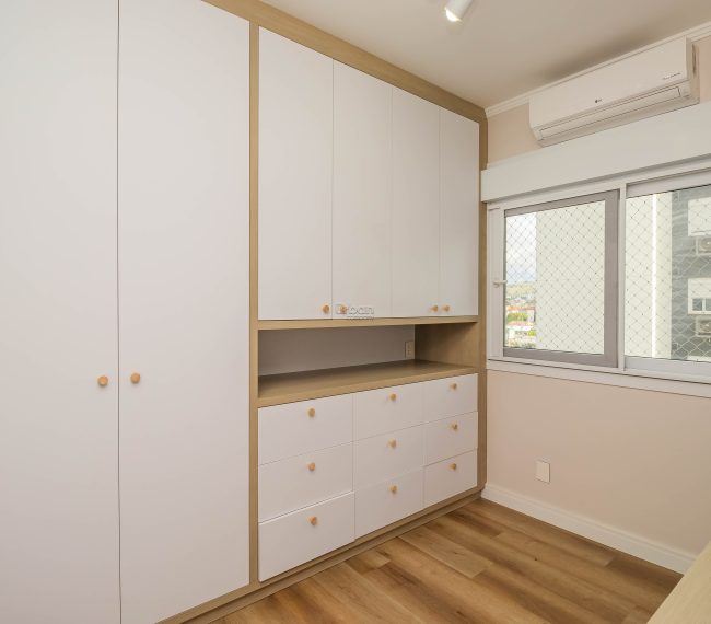 Apartamento com 81m², 3 quartos, 1 suíte, 2 vagas, no bairro Jardim Lindóia em Porto Alegre