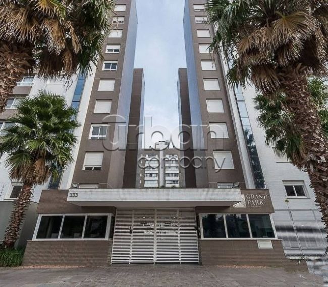 Apartamento com 159m², 4 quartos, 4 suítes, 3 vagas, no bairro Menino Deus em Porto Alegre