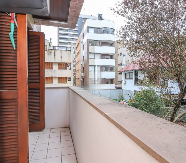 Apartamento com 112m², 3 quartos, 1 suíte, 2 vagas, no bairro Petrópolis em Porto Alegre