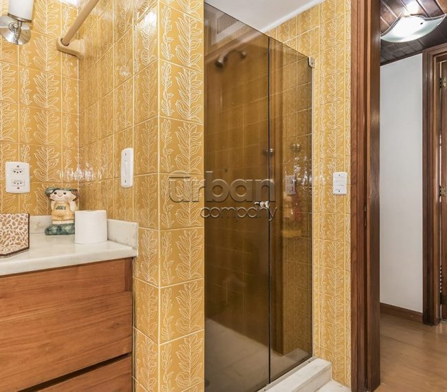 Apartamento com 217m², 3 quartos, 1 suíte, 2 vagas, no bairro Independência em Porto Alegre