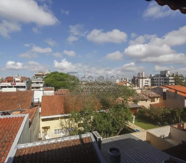 Casa com 137m², 3 quartos, 1 suíte, 2 vagas, no bairro Jardim Itu em Porto Alegre