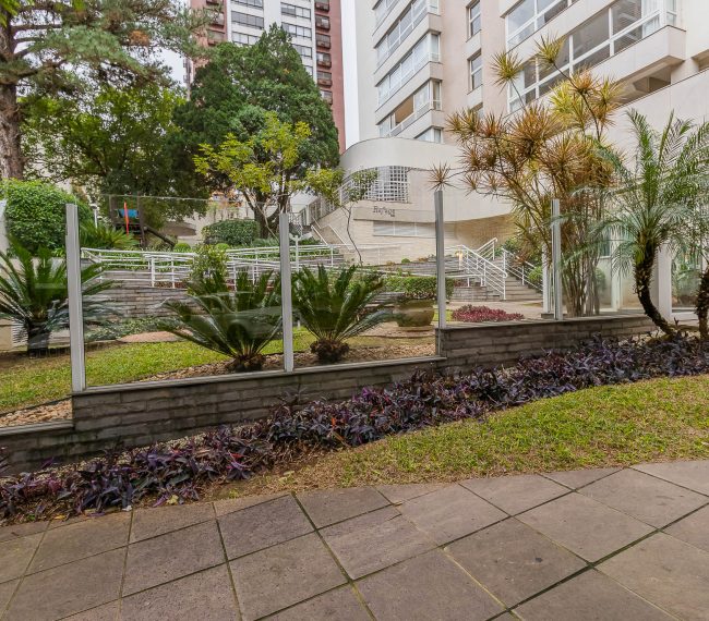 Apartamento com 112m², 3 quartos, 1 suíte, 2 vagas, no bairro Petrópolis em Porto Alegre