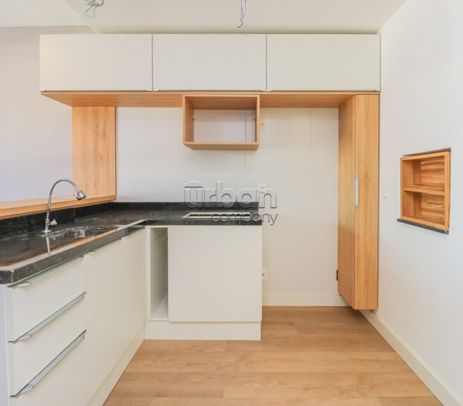 Apartamento com 44m², 1 quarto, 1 vaga, no bairro Azenha em Porto Alegre