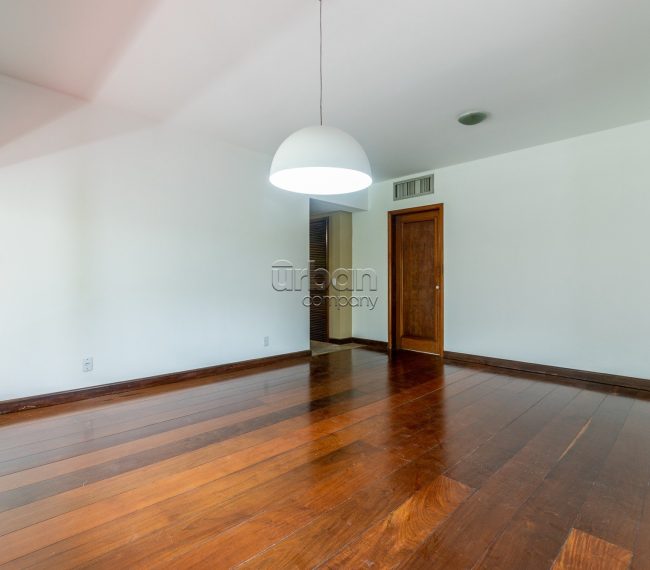 Apartamento com 189m², 3 quartos, 1 suíte, 3 vagas, no bairro Moinhos de Vento em Porto Alegre