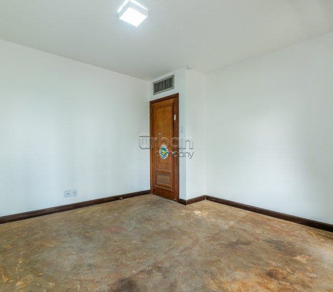 Apartamento com 189m², 3 quartos, 1 suíte, 3 vagas, no bairro Moinhos de Vento em Porto Alegre