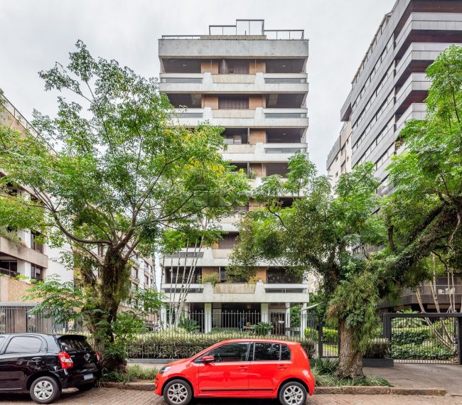 Apartamento com 189m², 3 quartos, 1 suíte, 3 vagas, no bairro Moinhos de Vento em Porto Alegre