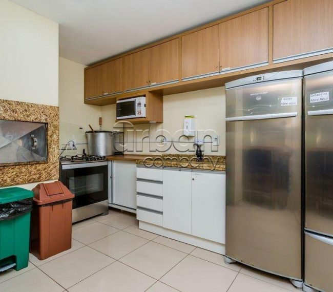 Apartamento com 76m², 3 quartos, 1 suíte, 1 vaga, no bairro Jardim Carvalho em Porto Alegre