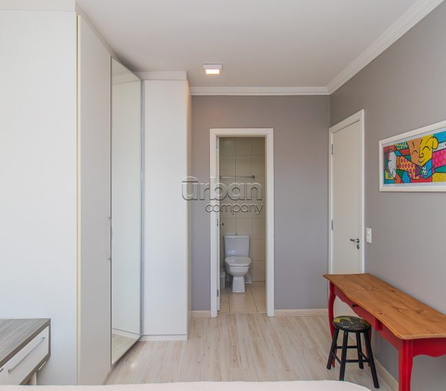 Apartamento com 87m², 3 quartos, 1 suíte, 2 vagas, no bairro Menino Deus em Porto Alegre