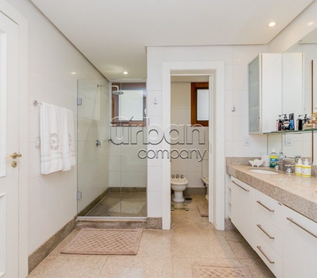 Apartamento com 257m², 3 quartos, 3 suítes, 3 vagas, no bairro Bela Vista em Porto Alegre