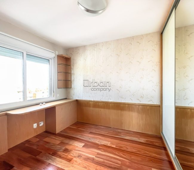 Apartamento com 105m², 3 quartos, 1 suíte, 2 vagas, no bairro Petrópolis em Porto Alegre