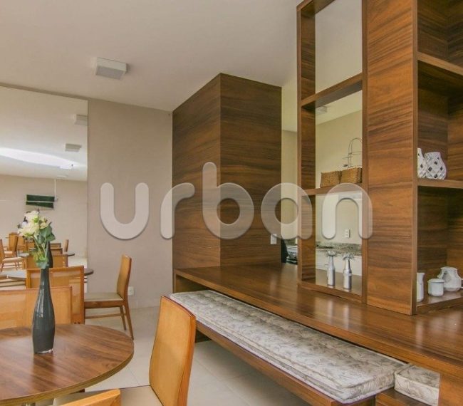 Apartamento com 56m², 2 quartos, 1 vaga, no bairro Azenha em Porto Alegre