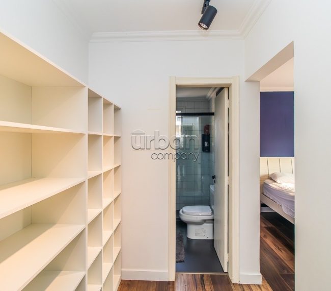 Apartamento com 96m², 3 quartos, 1 suíte, 2 vagas, no bairro Moinhos de Vento em Porto Alegre