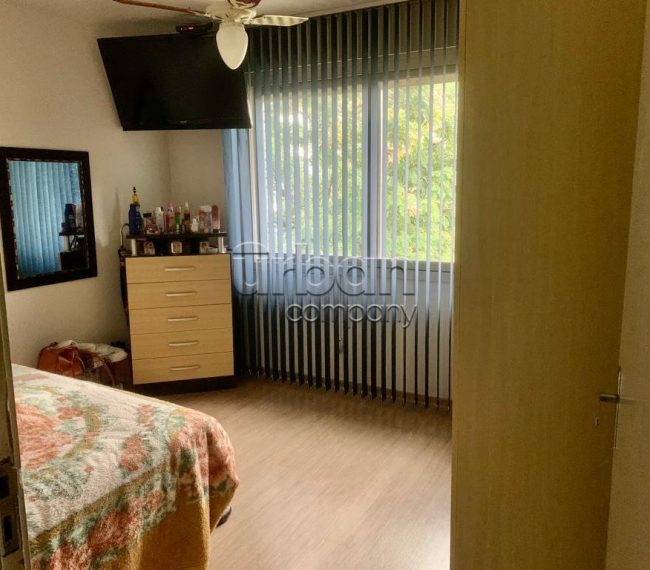 Casa com 200m², 3 quartos, 1 suíte, 3 vagas, no bairro Jardim do Salso em Porto Alegre